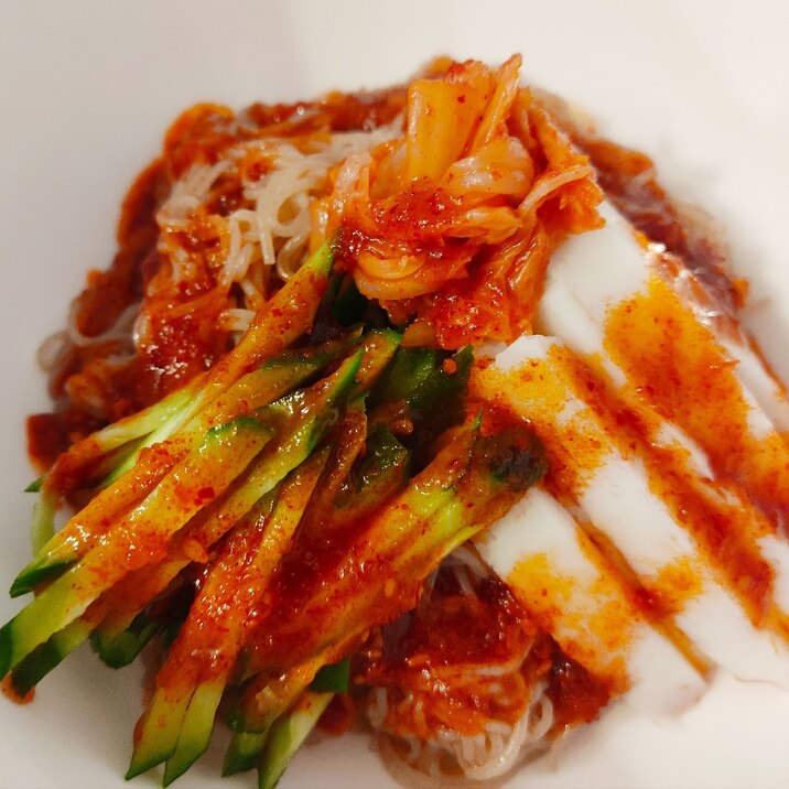 『ふるる冷麺』で☆さつま揚げの辛口ビビン冷麺